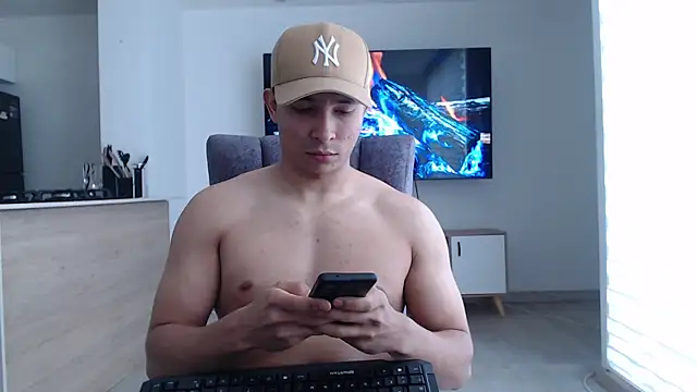 Snapshot of Auron_Demon01 chatting on 10/02/25, 03:30 Auron Demon01 online show from 10/02/25, 03:30