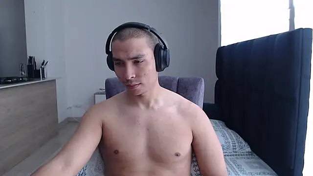 Snapshot of Auron_Demon01 chatting on 12/16/25, 04:12 Auron Demon01 online show from 12/16/25, 04:12