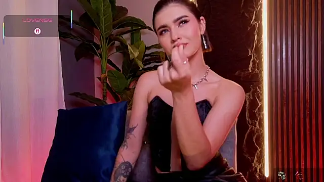Snapshot of La_Diabla_111_ chatting on 10/02/25, 07:32 La Diabla 111 online show from 10/02/25, 07:32