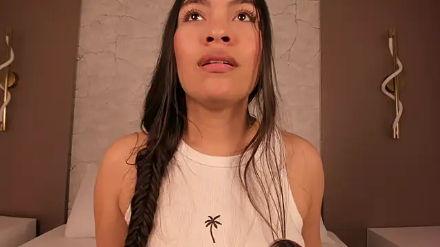 Snapshot of allie_bruce chatting on 02/05/26, 03:22 allie bruce online show from 02/05/26, 03:22