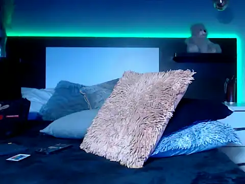 Snapshot of eriikjoness chatting on 10/06/25, 10:40 eriikjoness online show from 10/06/25, 10:40