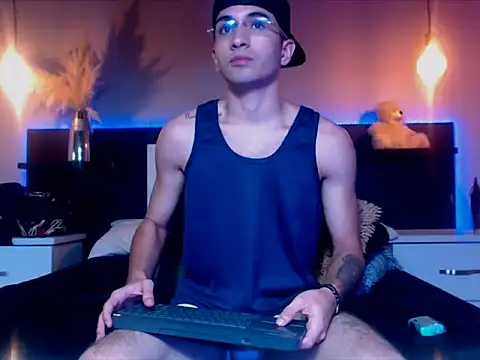 Snapshot of eriikjoness chatting on 10/09/25, 04:43 eriikjoness online show from 10/09/25, 04:43