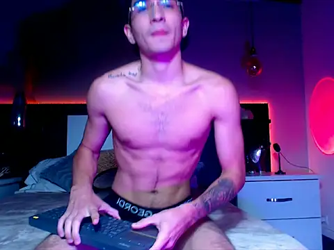 Snapshot of eriikjoness chatting on 10/16/25, 06:03 eriikjoness online show from 10/16/25, 06:03