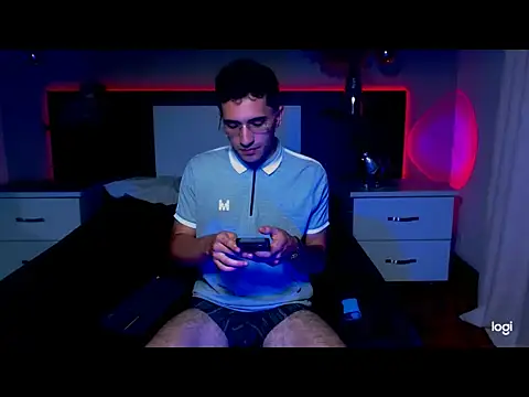 Snapshot of eriikjoness chatting on 11/09/25, 01:15 eriikjoness online show from 11/09/25, 01:15