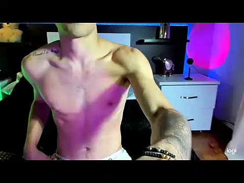 Snapshot of eriikjoness chatting on 11/12/25, 03:07 eriikjoness online show from 11/12/25, 03:07