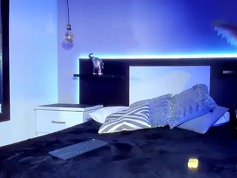 Snapshot of eriikjoness chatting on 12/14/25, 05:51 eriikjoness online show from 12/14/25, 05:51