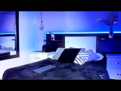 Snapshot of eriikjoness chatting on 12/15/25, 07:18 eriikjoness online show from 12/15/25, 07:18