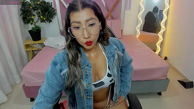 Kenndal tay online show from 09/15/25, 03:17