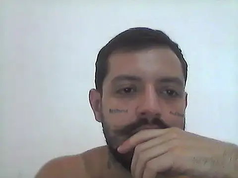 Snapshot of Luccaskonig chatting on 12/17/25, 02:56 Luccaskonig online show from 12/17/25, 02:56