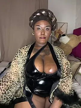 Snapshot of QUEEN_NOBUHLE_777 chatting on 06/01/26, 10:33 QUEEN NOBUHLE 777 online show from 06/01/26, 10:33