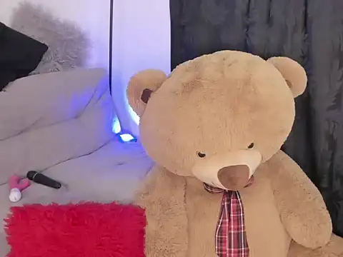 Elyross1  online show from 10/12/25, 09:36