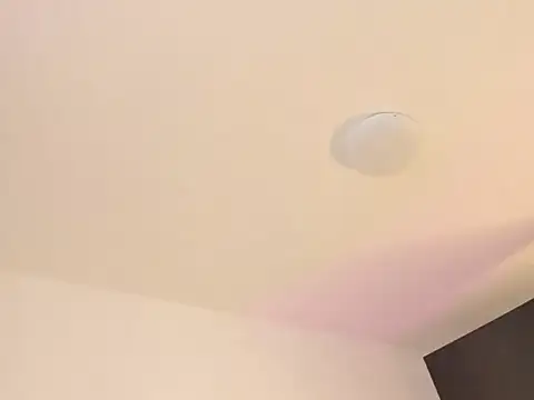 Elyross1  online show from 12/18/25, 12:33