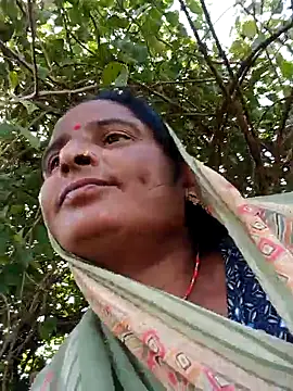 Snapshot of Mamta_cut25A chatting on 10/10/25, 05:06 Mamta cut25A online show from 10/10/25, 05:06