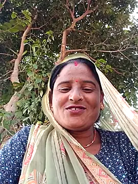 Snapshot of Mamta_cut25A chatting on 10/14/25, 04:35 Mamta cut25A online show from 10/14/25, 04:35