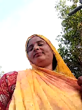 Snapshot of Mamta_cut25A chatting on 10/15/25, 11:10 Mamta cut25A online show from 10/15/25, 11:10