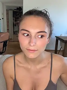 SophiiaStarr online show from 09/11/25, 12:05