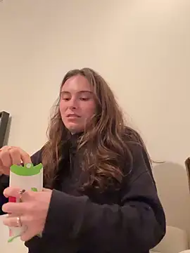 SophiiaStarr online show from 10/19/25, 04:29