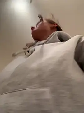 SophiiaStarr online show from 10/30/25, 07:47