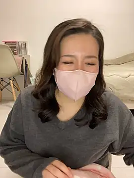 NATSUMI00 online show from 11/19/25, 03:45