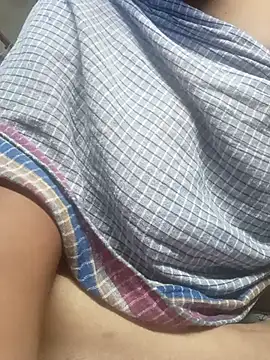 Snapshot of riyaroy134_ chatting on 09/19/25, 08:38 riyaroy134  online show from 09/19/25, 08:38