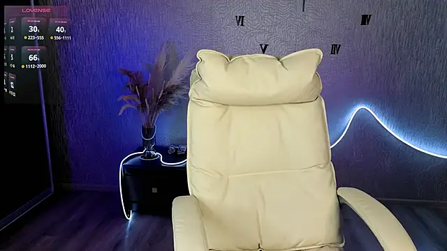 NikkiiStill online show from 11/16/25, 09:15