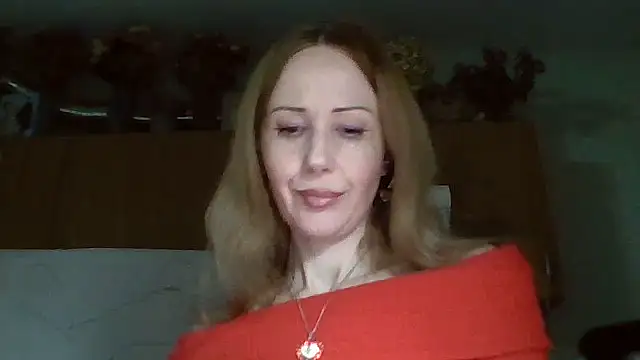 Snapshot of Tiluu1 chatting on 02/08/26, 08:45 Tiluu1 online show from 02/08/26, 08:45