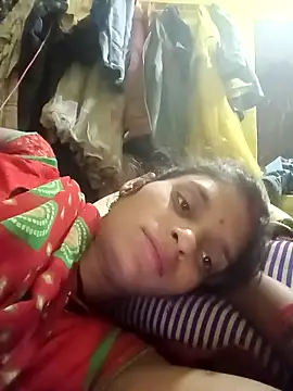 Snapshot of Punam_jindal chatting on 10/19/25, 05:02 Punam jindal online show from 10/19/25, 05:02