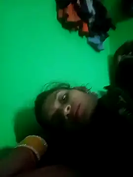 Snapshot of Punam_jindal chatting on 10/23/25, 04:06 Punam jindal online show from 10/23/25, 04:06