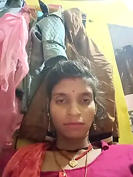 Snapshot of Punam_jindal chatting on 10/28/25, 03:32 Punam jindal online show from 10/28/25, 03:32