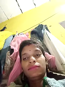 Snapshot of Punam_jindal chatting on 11/16/25, 12:27 Punam jindal online show from 11/16/25, 12:27