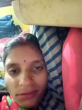 Snapshot of Punam_jindal chatting on 11/22/25, 03:33 Punam jindal online show from 11/22/25, 03:33