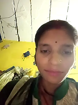 Snapshot of Punam_jindal chatting on 12/14/25, 02:44 Punam jindal online show from 12/14/25, 02:44