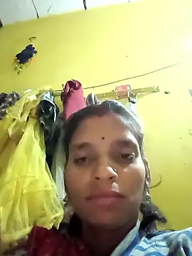 Snapshot of Punam_jindal chatting on 12/17/25, 02:56 Punam jindal online show from 12/17/25, 02:56