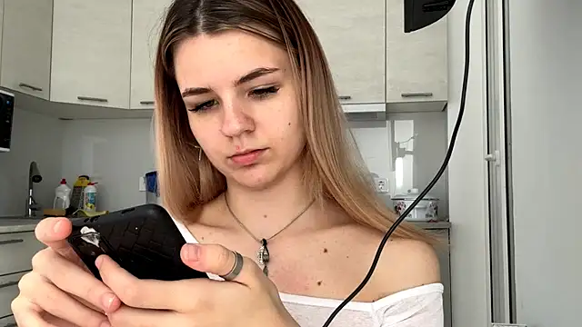 Denni Spilber online show from 10/31/25, 07:09