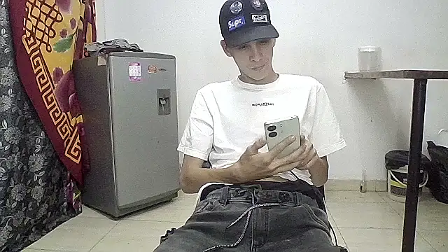 sam hottt online show from 09/23/25, 02:58