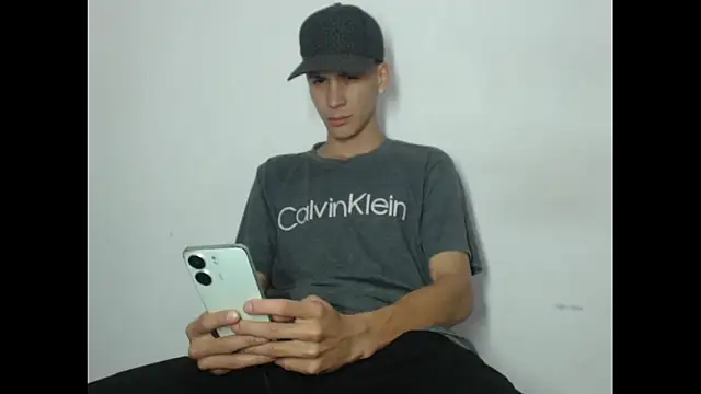 sam hottt online show from 10/18/25, 04:41