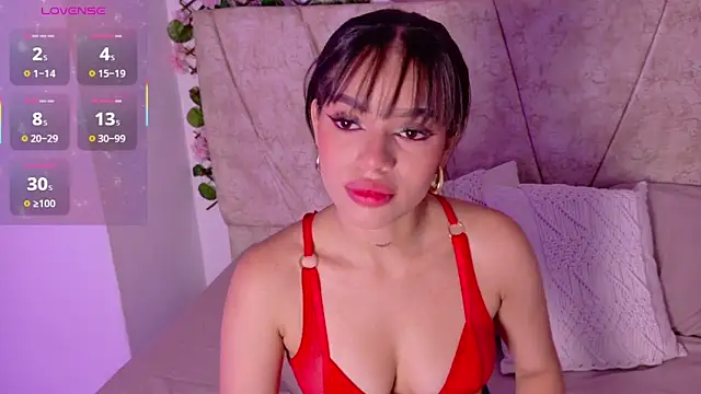 LaraGiil online show from 11/17/25, 01:17