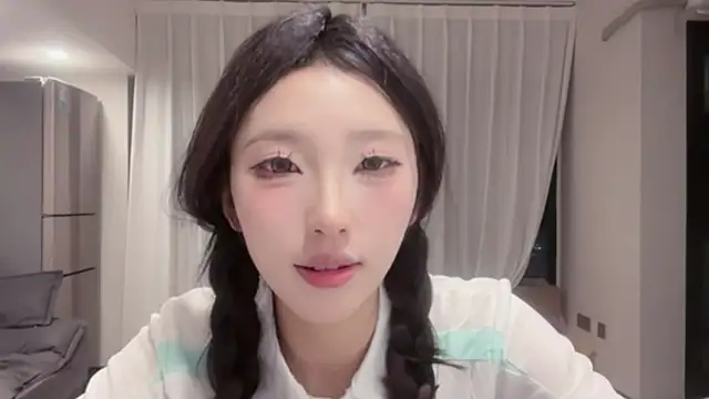 ZhaoZhao-ZM online show from 09/19/25, 01:23