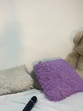 Charlottediolet online show from 04/12/26, 03:00