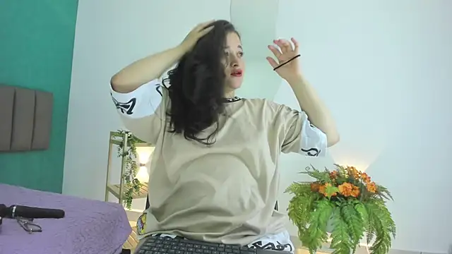 aradia kiss online show from 09/15/25, 08:42