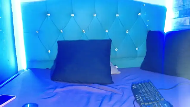 Yesamin Stone18 online show from 04/19/26, 06:21