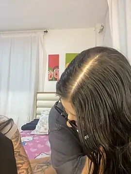 Snapshot of Sweet_and_Rous0 chatting on 10/02/25, 04:19 Sweet and Rous0 online show from 10/02/25, 04:19