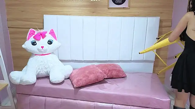 bella vibess s online show from 04/23/26, 12:40