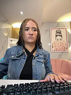 bella vibess s online show from 07/25/26, 02:42