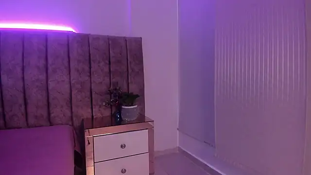 Ambeer fox  online show from 04/21/26, 12:33