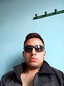 aczinovelez342 online show from 10/30/25, 05:02