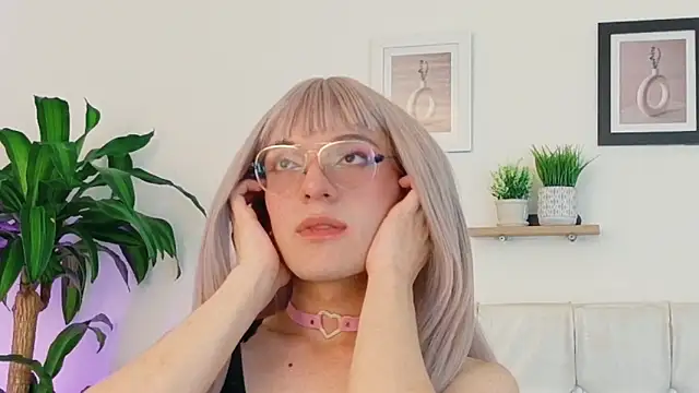 Snapshot of Breidyhard chatting on 10/01/25, 04:29 Breidyhard online show from 10/01/25, 04:29