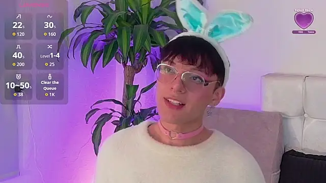 Snapshot of Breidyhard chatting on 10/08/25, 03:48 Breidyhard online show from 10/08/25, 03:48