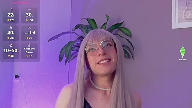 Snapshot of Breidyhard chatting on 10/13/25, 02:11 Breidyhard online show from 10/13/25, 02:11