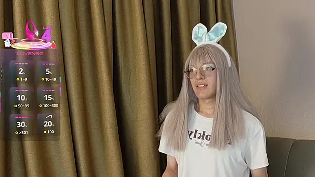 Snapshot of Breidyhard chatting on 10/28/25, 04:05 Breidyhard online show from 10/28/25, 04:05